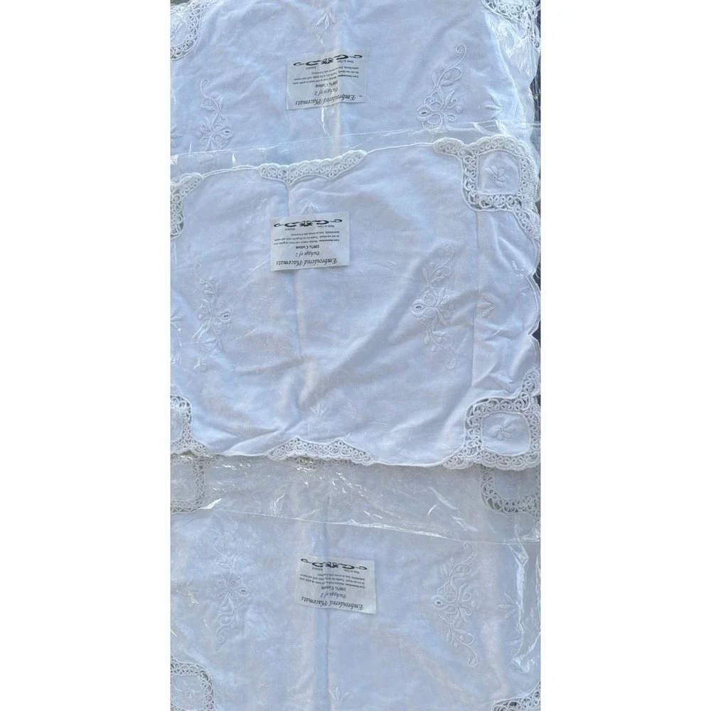 NIP VTG Cotton Embroidered White Battenberg Lace Placemats Scalloped Edges (6)